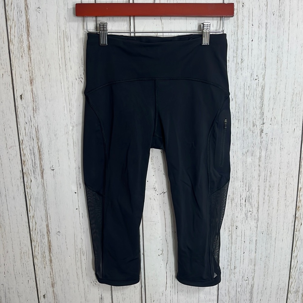 Lululemon Crop Leggings Size 4 Black